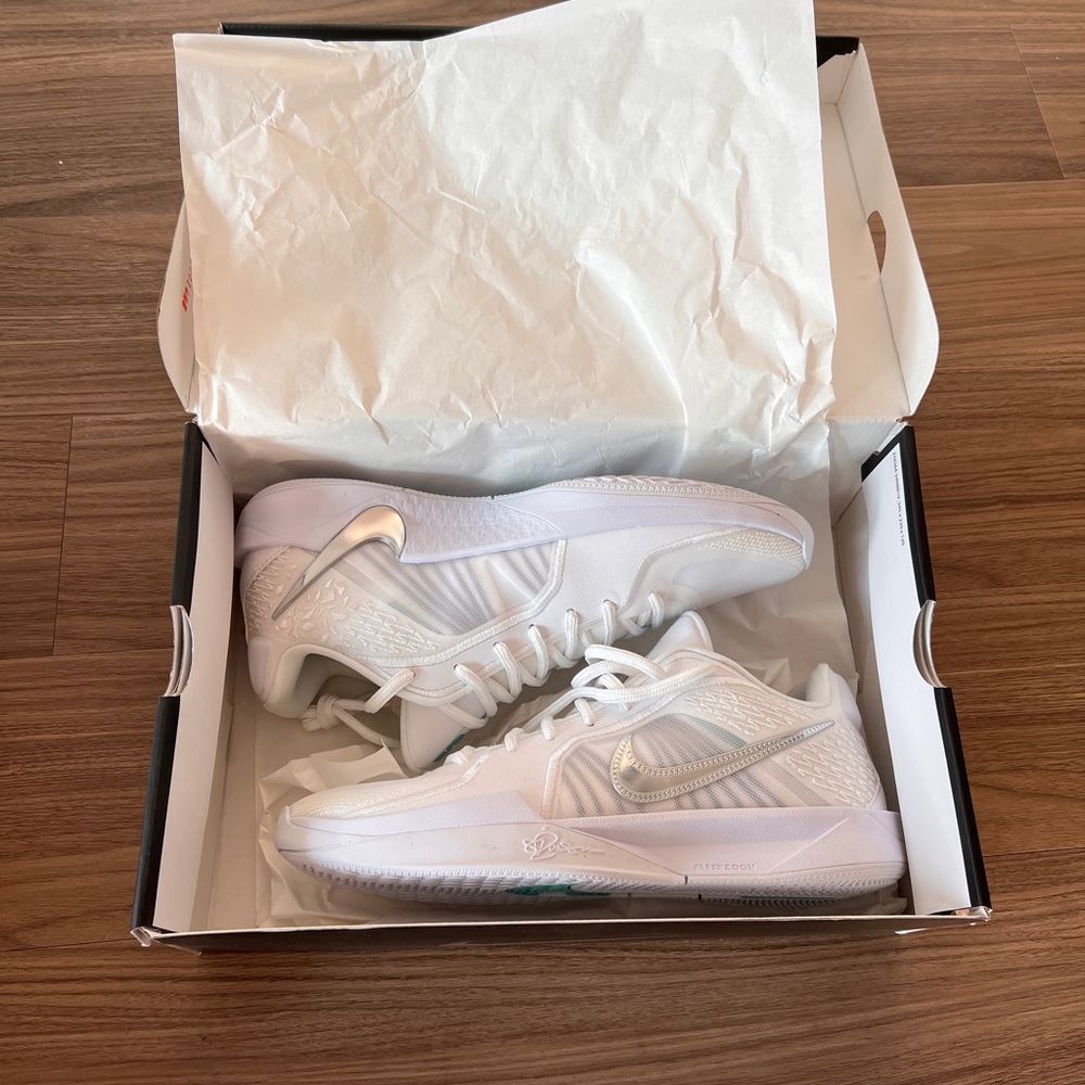 Sabrina basketball shoes white and silver